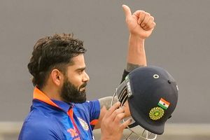 INDvsSL : సచిన్ దాటిన కోహ్లీ.. అతన్ని దాటిన గిల్.. మూడో వన్డేలో రికార్డుల పంట!