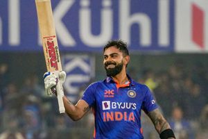 విరాట్ కోహ్లీ అరుదైన ఘనత.. క్రికెట్ చరిత్రలోనే ఒకే ఒక్కడిగా..!