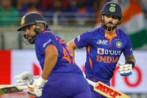 INDvsSL : బ్యాటింగ్‌కు అనుకూలంగా పిచ్.. కోహ్లీ, రోహిత్ ఆ మ్యాజిక్ రిపీట్ చేస్తారా?