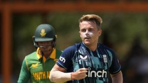 వికెట్ తీసిన తర్వాత అతి చేష్టలు.. స్టార్ ఆల్‌రౌండర్‌పై అంపైర్ గుస్సా!