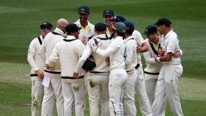 INDvsAUS : ఆసీస్‌కు మరో ఎదురు దెబ్బ.. జట్టు నుంచి తప్పుకున్న కీలక స్పిన్నర్!