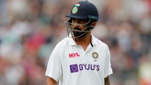 INDvsAUS : నేనైతే బాత్రూంలోకి వెళ్లి ఏడ్చేవాడిని.. రాహుల్‌పై వెటరన్ సంచలన వ్యాఖ్యలు!