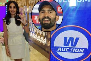 శభాష్.. మల్లికా అదరగొట్టేసావ్! మహిళా ఆక్షనీర్‌ను కొనియాడిన దినేశ్ కార్తీక్!