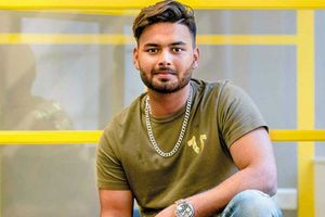 Rishabh Pant : పంత్‌ త్వరగా కోలుకో.. ప్రేమగా పలకరించిన మాజీ క్రికెటర్స్