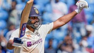 IND vs AUS: ఏం చూస్తున్నావ్‌రా అయ్యా! అంపైర్‌పై మండిపడ్డ రోహిత్ శర్మ! (వీడియో)