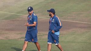 IND vs AUS: రోహిత్ సేనకు ముగిసిన సెలవులు.. మూడో టెస్ట్ సన్నాహకాలు షురూ!