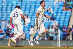 IND vs AUS: స్మిత్ చేజార్చినా.. రోహిత్ శర్మను కమిన్స్ వదల్లేదు (వీడియో)