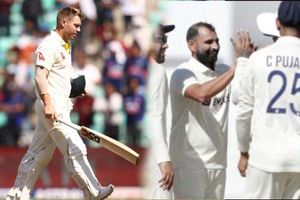 INDvsAUS : షమీ సూపర్ బౌలింగ్.. వార్నర్‌కు తప్పని తిప్పలు!
