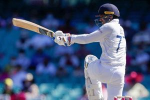 INDvsAUS : గిల్‌ను పక్కన పెట్టడంపై ఫ్యాన్స్ ఆగ్రహం.. టీమిండియాపై ట్రోలింగ్!