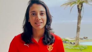 WPL 2023 : మహిళల ఆర్సీబీ కెప్టెన్ మంధాన.. ప్రకటించిన కోహ్లీ, డుప్లెసిస్!