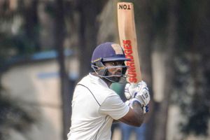 INDvsAUS : సూర్యను ఆడించడం కరెక్ట్ కాదు.. దాని కన్నా ఈ ఆప్షన్స్ బెటర్!