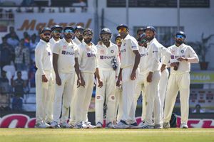 INDvsAUS : తొలి టెస్టులో ఈ స్టార్లు అట్టర్ ఫ్లాప్.. ఇలాగైతే జట్టులో చోటు కష్టమే!