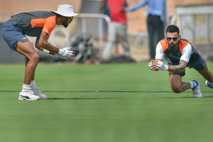 INDvsAUS : నెట్స్‌లో చెమటోడుస్తున్న విరాట్, కేఎల్.. ఇద్దరికీ మూడో టెస్టు చావో రేవో!