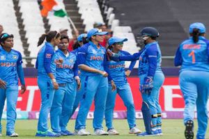 Women's T20 WC: టీమిండియా కొంపముంచిన చెత్త ఫీల్డింగ్.. ఆ రెండు క్యాచ్‌లు పట్టుంటే!