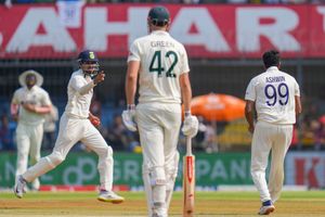 INDvsAUS : 11 పరుగులిచ్చి అందర్నీ అవుట్ చేసేశారు.. ఆసీస్‌కు చుక్కలు చూపించిన భారత్!