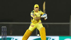 IPL 2023: ఆ రికార్డుకు 22 పరుగుల దూరంలో ఉన్న ఎంఎస్ ధోని..