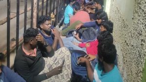 INDvsAUS : అర్ధరాత్రి నుంచే బారులు.. మూడో వన్డే టికెట్ల కోసం ఫ్యాన్స్ పాట్లు!