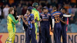 INDvsAUS : ముగ్గురు బ్యాటర్లు.. మూడు రికార్డులు.. తొలి వన్డేలో బద్దలవుతాయా?