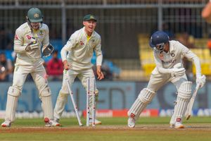 IND vs AUS: కేఎస్ భరత్‌ను తీసిపారేయండి ద్రవిడ్ గారూ.. ఆ రాహుల్ ఎంతో నయం!