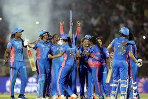 WPL 2023 ఛాంపియన్ ముంబై ఇండియన్స్.. ఢిల్లీ కొంపముంచిన జొనాస్సెన్!