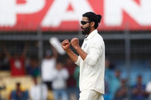 ఇండోర్‌లో ఇండియా చెత్త రికార్డు.. కపిల్ దేవ్ సరసన రవీంద్ర జడేజా!