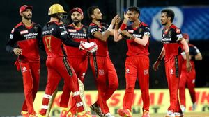 IPL 2023 ముందు ఆర్‌సీబీకి గట్టి షాక్.. గాయంతో ఆ స్టార్ ప్లేయర్ దూరం!