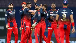 IPL 2023 : ఫుల్ ఫామ్‌లో ఆర్సీబీ బ్యాటర్లు.. ప్రాక్టీస్ మ్యాచ్‌ స్కోరు బోర్డు చూస్తే దిమ్మతిరగాల్సిందే!