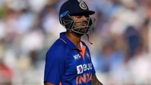 IND vs AUS: మూడో వన్డేలోనూ సూర్యకుమార్ యాదవ్ గోల్డెన్ డక్.. తొలి బ్యాటర్‌గా చెత్త రికార్డు!