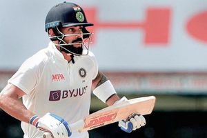 INDvsAUS : అప్పుడు సచిన్.. ఇప్పుడు కోహ్లీ.. ఎమోషనల్ అయిపోతున్న ఫ్యాన్స్!