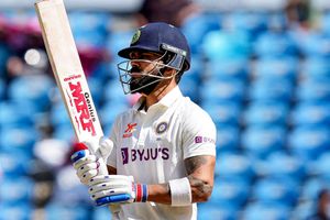 INDvsAUS : టెస్టుల్లో ఫామ్ అందుకోని కోహ్లీ.. ఆసీస్ మాజీ లెజెండ్ ఏమన్నాడంటే?