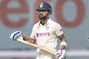 INDvsAUS : కోహ్లీ అవుటైంది అందుకే.. విరాట్ కెరీర్‌లో ఇలా జరగలేదన్న మాజీ దిగ్గజం!