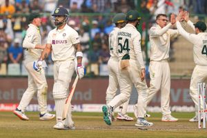 INDvsAUS : కోహ్లీని అలా అవుట్ చేశాడంటే.. అతని సత్తా తెలియడం లేదా?