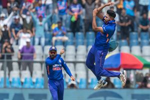 సిరాజ్ వికెట్ తీసినప్పుడు కోహ్లీ రియాక్షన్ వైరల్..!