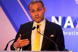 టీమిండియాలో నాలా బ్యాటింగ్ చేసేటోడే లేడు.. అప్పుడు సిక్స్ కొడతానంటే సచిన్ తిట్టాడు: సెహ్వాగ్