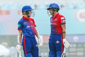 WPL 2023 : ఓపెనర్లు అంటే ఇలా ఆడాలి కదా.. మొట్టమొదటి సెంచరీ భాగస్వామ్యం!