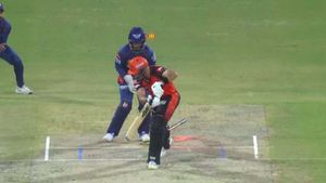 LSGvsSRH : మార్క్రమ్ గోల్డెన్ డక్.. బ్రూక్ మళ్లీ ఫెయిల్.. ఏంట్రా ఈ బ్యాటింగ్?