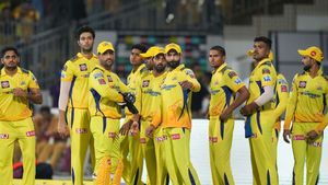 CSKvsRR : రాజస్థాన్ చేతిలో ఓటమి.. చెన్నైకి మరో గట్టి షాక్.. ఆ ప్లేయర్ దూరం!