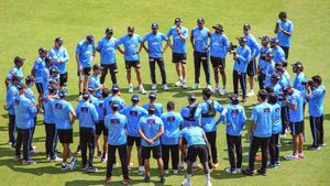 IPL 2023: తప్పతాగి మహిళతో అసభ్యంగా ప్రవర్తించిన ఢిల్లీ క్యాపిటల్స్ స్టార్ ప్లేయర్!