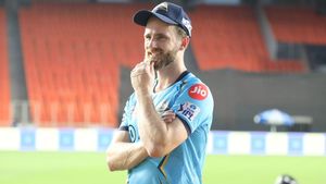IPL 2023 : కర్రల సాయంతో నడుస్తున్న కేన్ మామ.. ఎమోషనల్ అవుతున్న ఫ్యాన్స్!