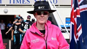 పురుషుల టీ20 ఇంటర్నేషనల్స్‌లో తొలి మహిళా అంపైర్