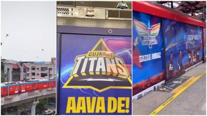 IPL 2023 : మెట్రో ఎక్కిన ఐపీఎల్ అభిమానం.. మెట్రో రైలుపై ఆరెంజ్ ఆర్మీ ఫొటోలు వైరల్!