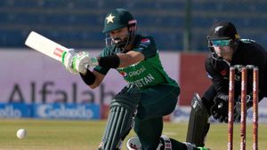 వన్డే హిస్టరీలో పాకిస్తాన్‌ అరుదైన రికార్డ్: ఆసీస్, భారత్ సరసన..