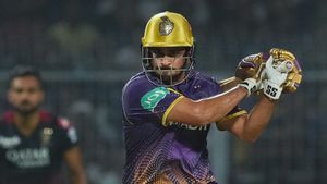 KKR vs RCB: కోల్‌కతాను దేవుడిలా ఆదుకున్న శార్దూల్ ఠాకూర్!