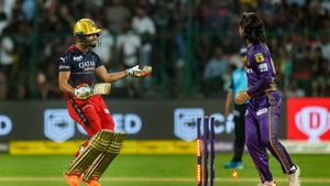 RCB vs KKR: ఈ మూడు తప్పిదాలే.. కోహ్లీ సేన కొంపముంచాయి!