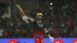 కోహ్లీ విశ్వరూపం మరోసారి: ఆర్సీబీ తుదిజట్టులో ఆ ఆల్‌రౌండర్