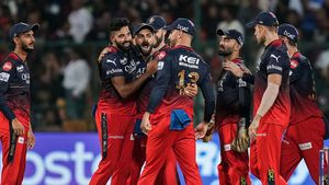 RCBvsLSG : చివరి బంతికి హై డ్రామా.. హర్షల్, డీకే తప్పిదాలతో ఓడిన ఆర్సీబీ!