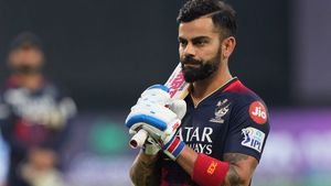 RCBvsPBKS : కోహ్లీ రాణిస్తాడా?.. టాప్ స్కోర్ చేసే బ్యాటర్లు వీళ్లే..!