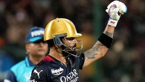 RCBvsMI : 92 ఏళ్ల బామ్మ కూడా.. కోహ్లీ ఆటకు ఫిదా.. అతన్ని చూసేందుకే వచ్చిందట!