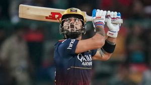 RCB vs LSG: మార్క్‌వుడ్.. అక్కడున్నది కింగ్ కోహ్లీ.. నీ పేస్‌ను మడిచిపెట్టుకోవాల్సిందే!