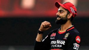 RCBvsKKR : కెప్టెన్సీ వదిలేయడం కోహ్లీకి కలిసొచ్చింది: డివిలియర్స్